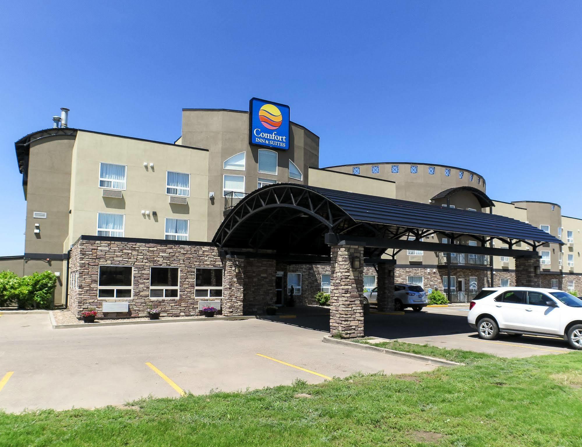 Comfort Inn & Suites Medicine Hat Esterno foto