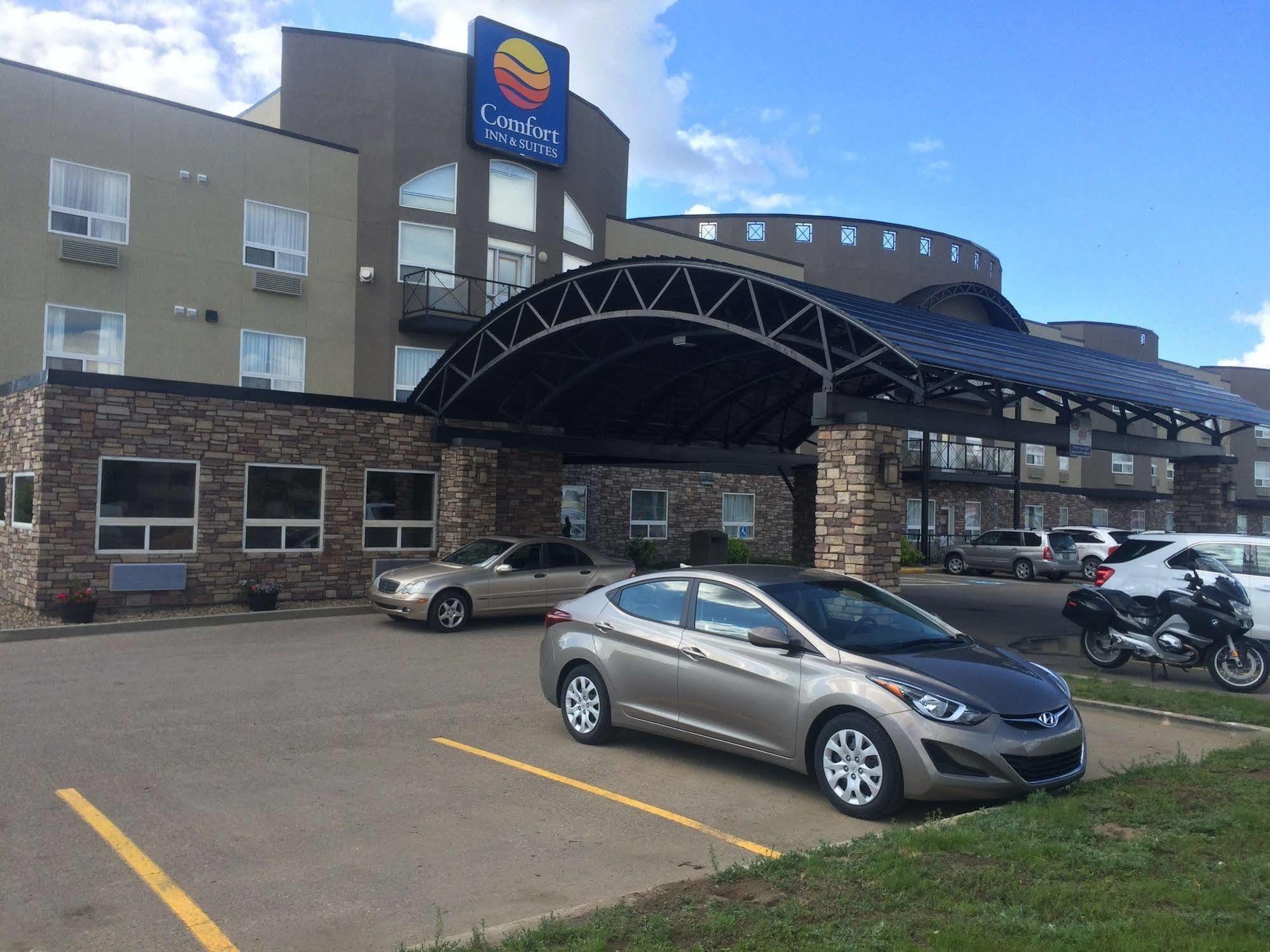 Comfort Inn & Suites Medicine Hat Esterno foto